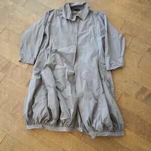 Sun Kim Collared Button Down Oversized jacket Bubble hem Gray Womens Size XL